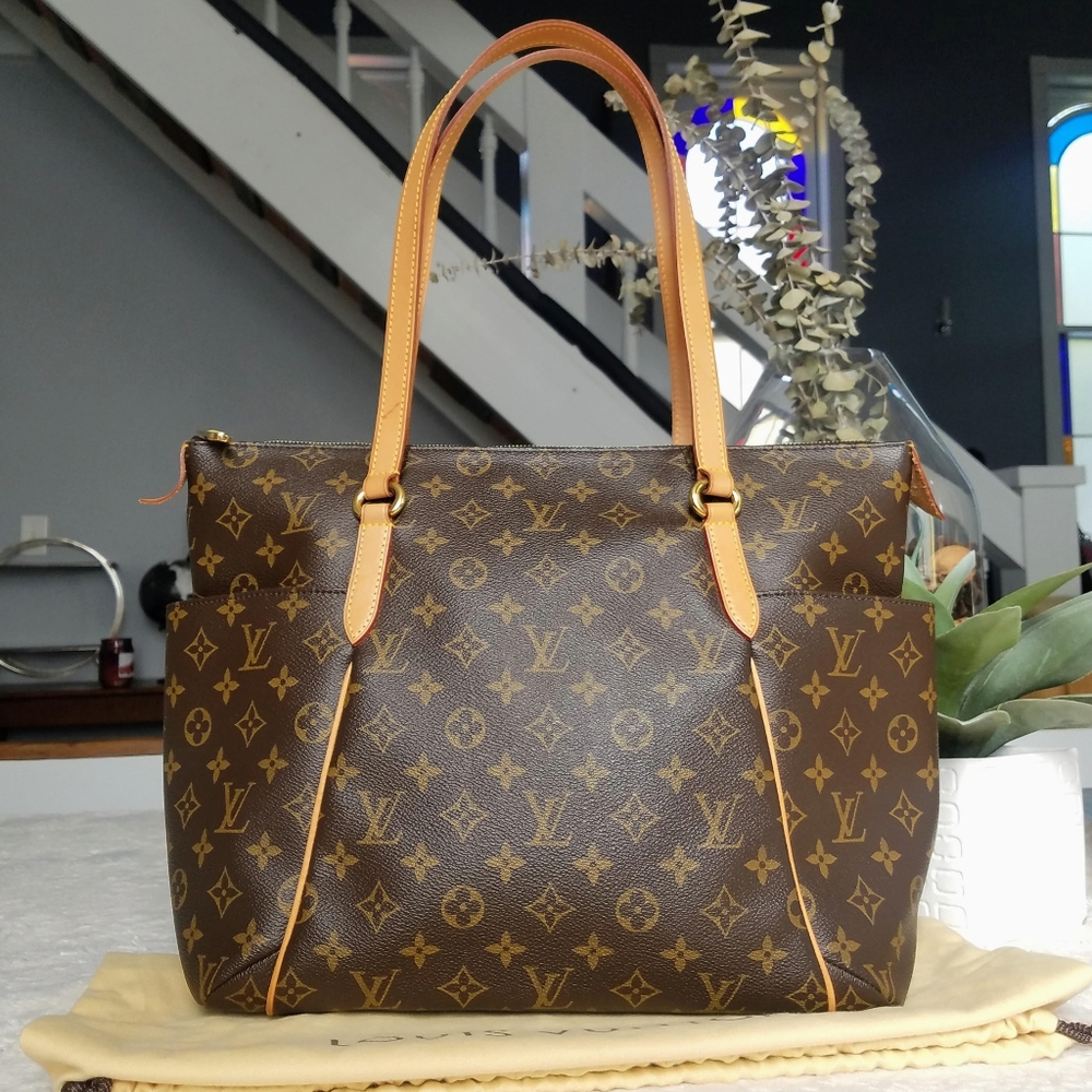 💕VERY Rare Authentic LV Totally MM Monogram
